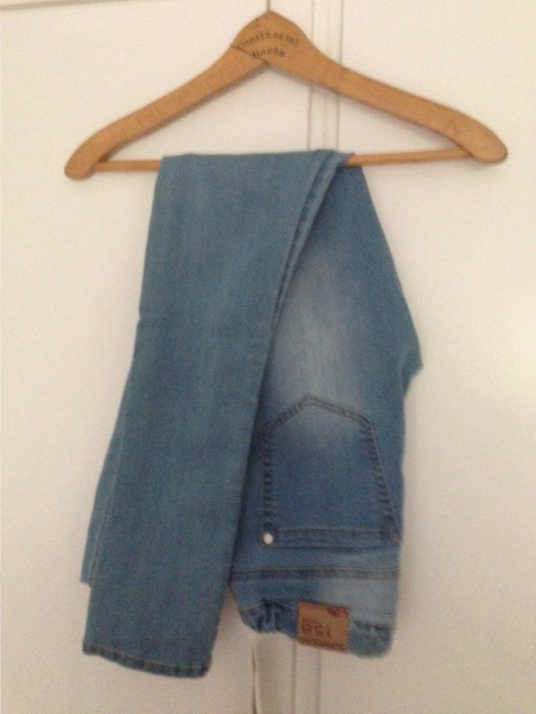 Ljusa jeans från mamma & Marko i husvagnen på min födelsedag!  Bara de jag inte fick av mormor, ville bara vissa er de i det här fashion inlägget, fast jag har det i min videoblogg i husvagnen.